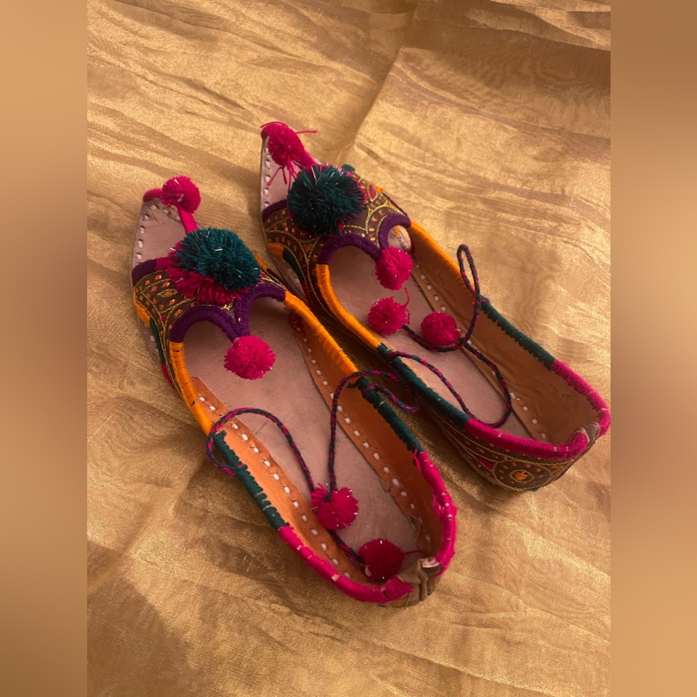 Desi Indian khussa